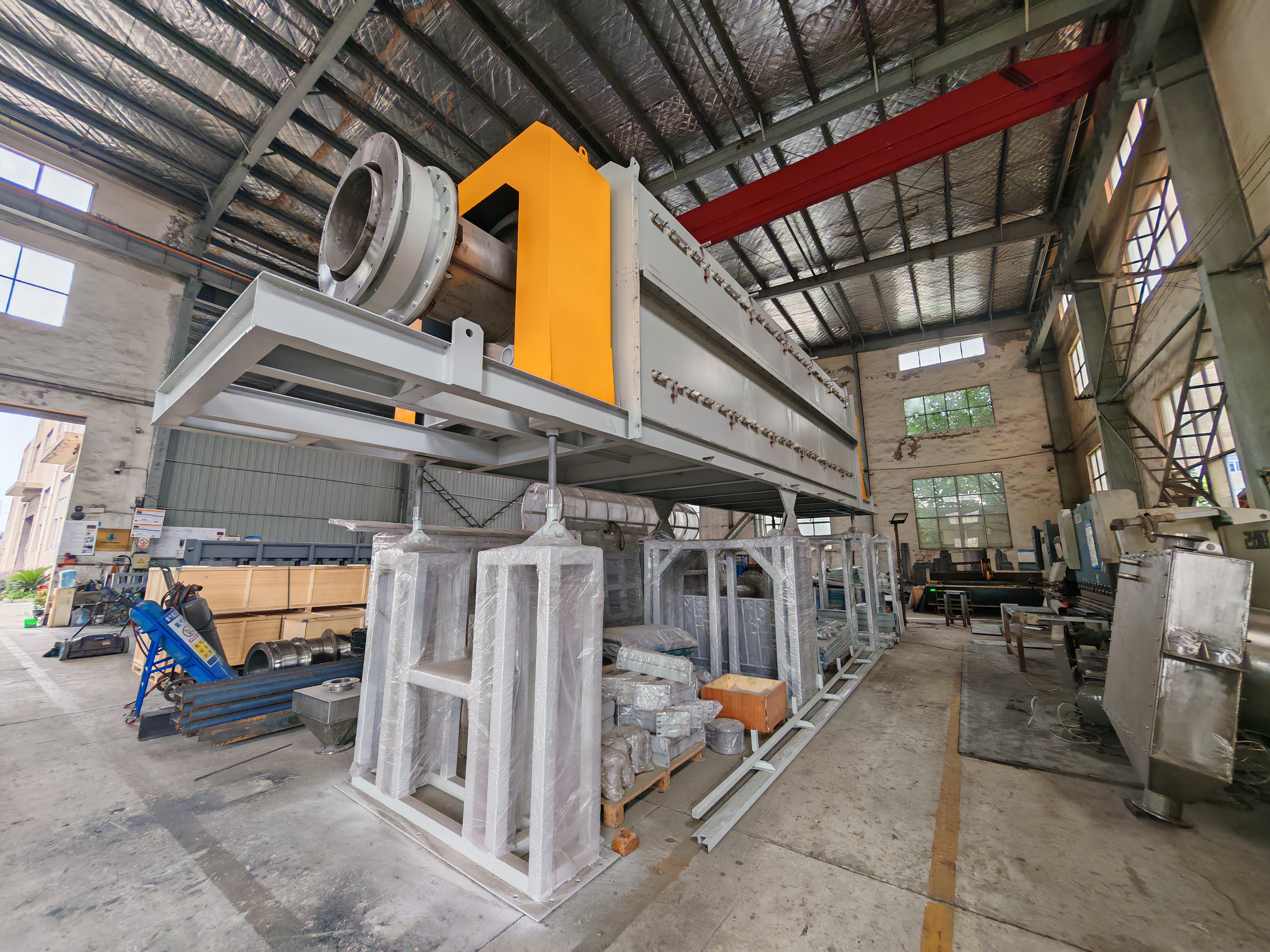 Rotary kiln for industrial solid waste processing
